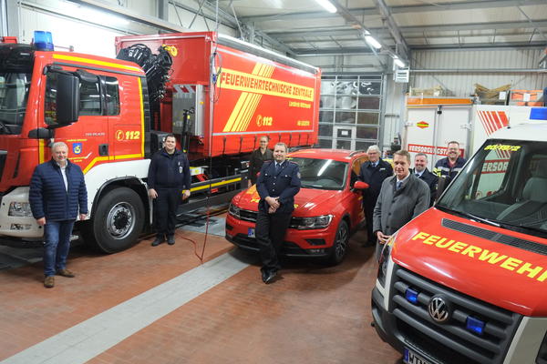 &Uuml;bergabe Fahrzeug Feuerwehrtechnische Zentrale (FTZ)