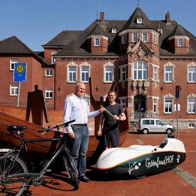 Stadtradeln_Staffel&uuml;bergabe Wittmund_Jan Herrman_Tjarko Tjaden